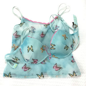 Wonderbra bra and comisole set